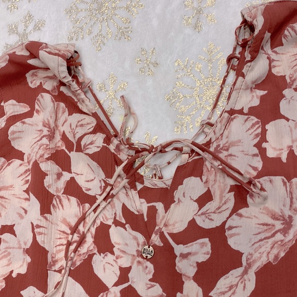 New Billabong Winding Roads Red Floral Print Top Blouse with Elastic Wrists !! - Picture 8 of 9